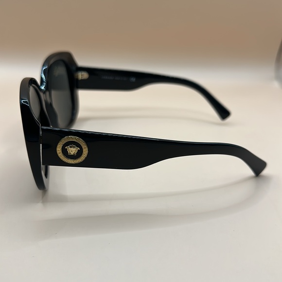 Versace VE4387 Sunglasses - Picture 3 of 9
